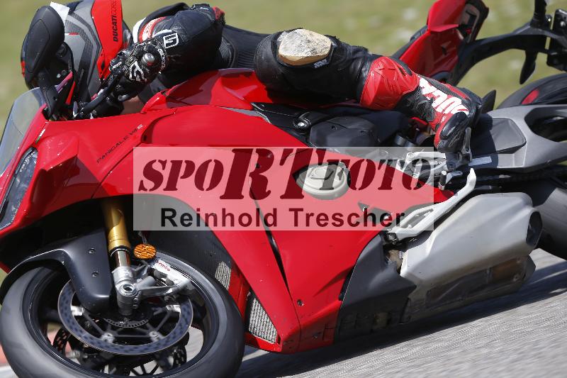 /27 12.06.2025 Ducati Schweiz Trackday Warmup  ADR/gelb-jeaune/19-2